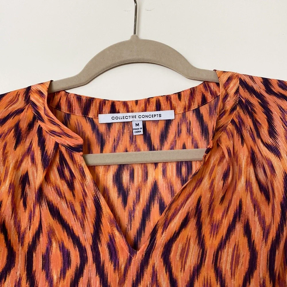 Geometric Print Top - Picture 2 of 5